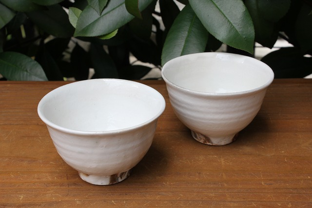 滋賀県甲賀市信楽町で作陶されている古谷製陶所の粉引汲出し湯呑小の小