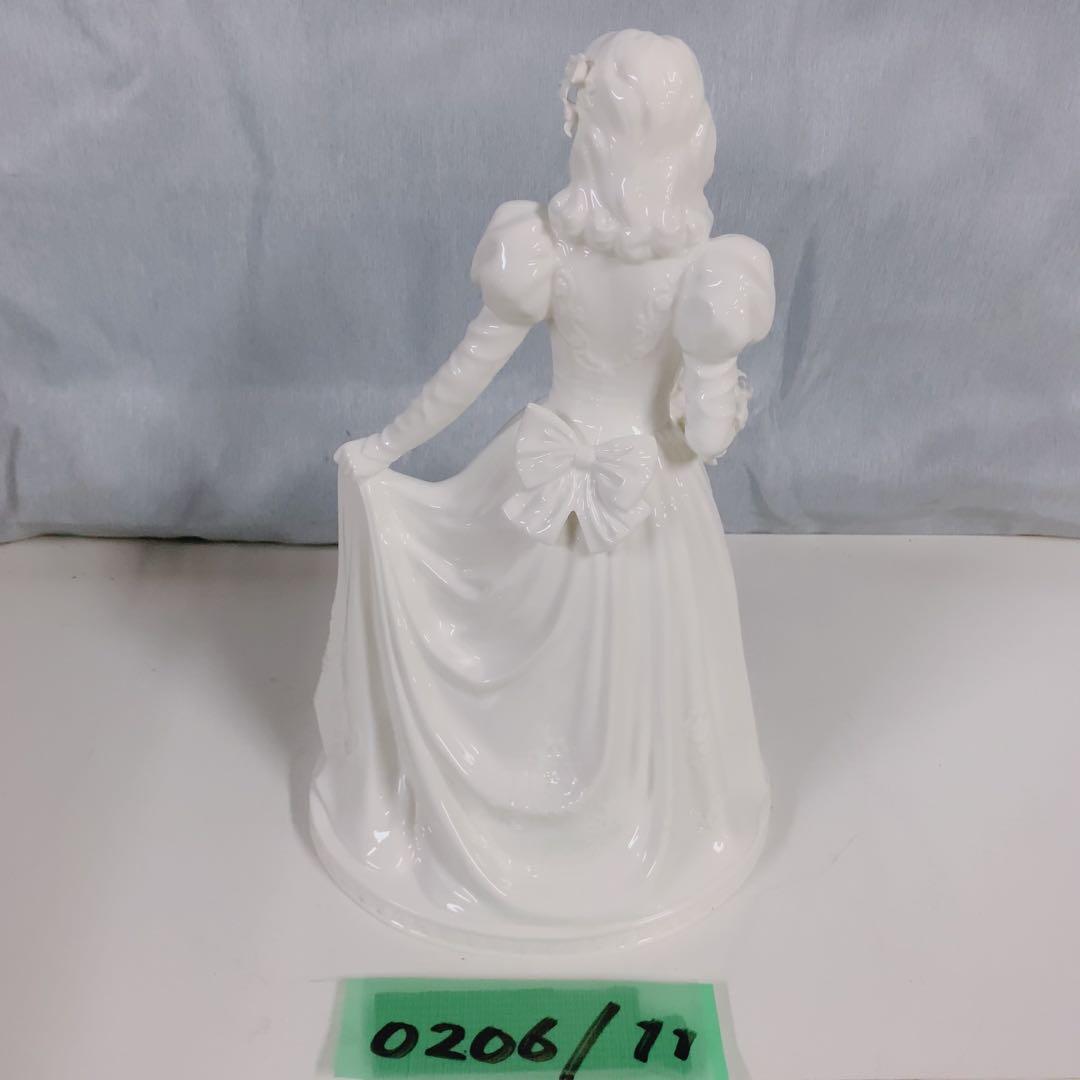 ノリタケ スタジオコレクション フィギュリン 貴婦人 置物 ボーンチャイナ